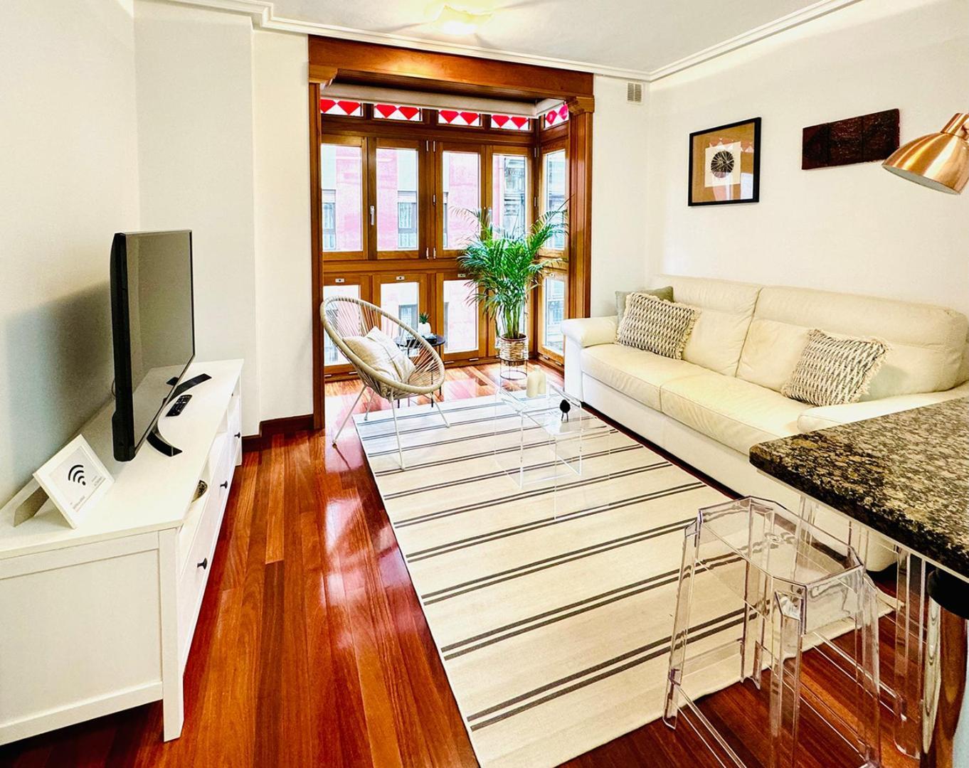 Apartamento "Balcon Del Parchis" A 200 Metros De La Playa Gijon Bagian luar foto